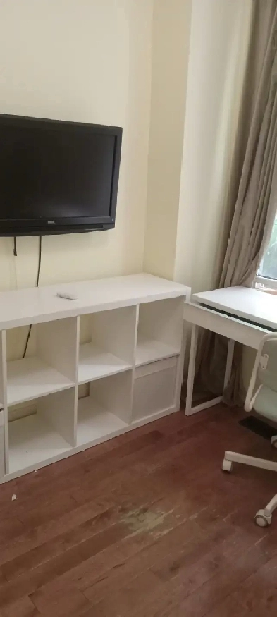 High park  furnished room Image# 3