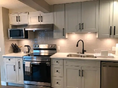 Beautifully renovated move-in ready 1BR 1Ba unit - June 28 Image# 1