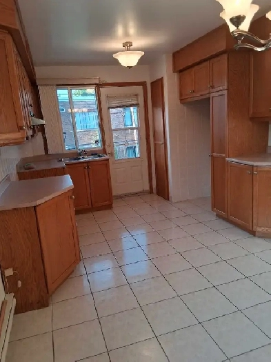 5 ½ St-Leonard, 3 chambres fermées Image# 1