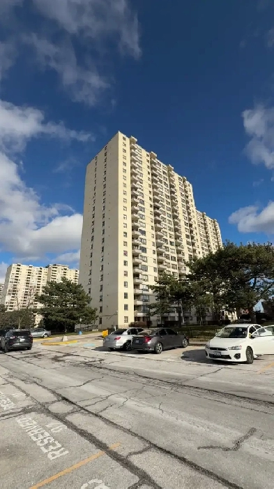 Room For Rent @ Dixon Rd & Kipling Ave. Image# 1