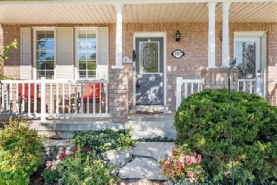 shared beautiful master bedroom for rent Image# 1