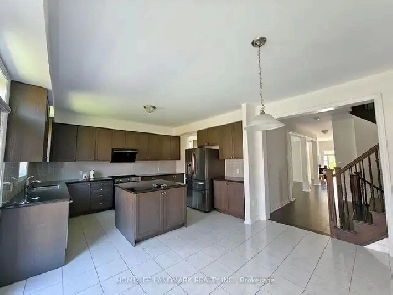 5 bed 5 bath house - Leslie/Elgin Mills Image# 3