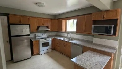 Semi Detached House for Lease Image# 1