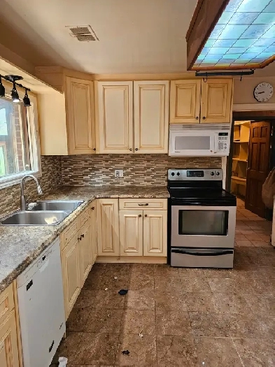 House for rent in caledon on Image# 4