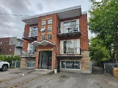 Beau et propre 4 1/2 à Laval très bien situé Image# 7