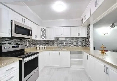 2 Bedroom   Den 1 Bathroom Condo for Rent Image# 4
