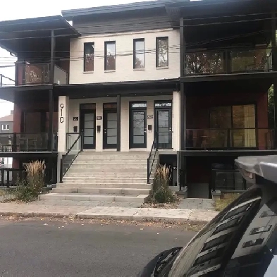 Appartement 4 et 1/2 de Style Condo À Louer Image# 1