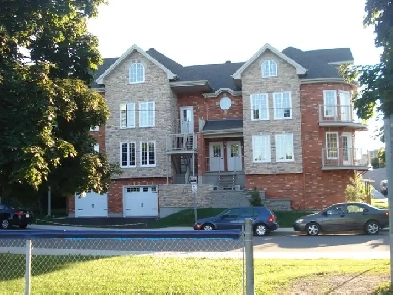 Good location   Few minute to Ottawa Image# 9