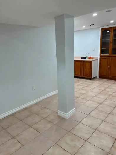 1 bedroom basement Apartment Image# 1