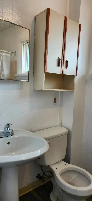 1 Bedroom Belleville Image# 3