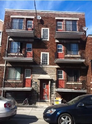 MONTRÉAL (VilleMarie-SainteMarie): BIG APT.3 ½ FOR RENT Image# 4