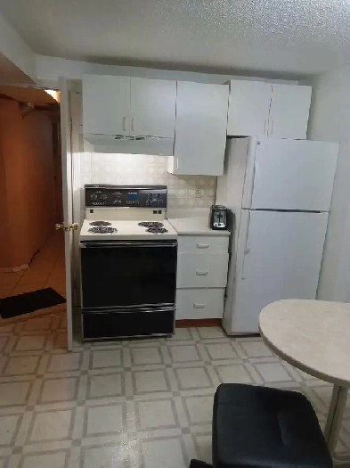 1 bedroom basement suite Image# 1