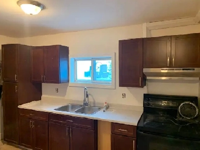 $1000/MONTH BACHELOR BRADFORD Image# 1