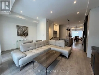 4 bed 4 bath townhouse - Highway 7 / Bayview Image# 1