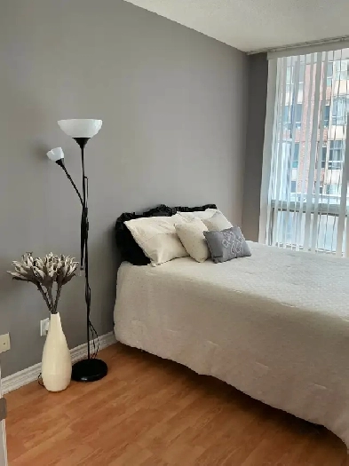 BRIGHT SPACIOUS CONDO in COLLEGE PARK Image# 2