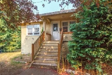 Spacious 2-Bedroom Suite in Quiet Gorge/Tillicum Neighbourhood Image# 10