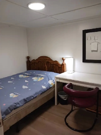 A brand new private daily room with a queen-size bed Image# 1