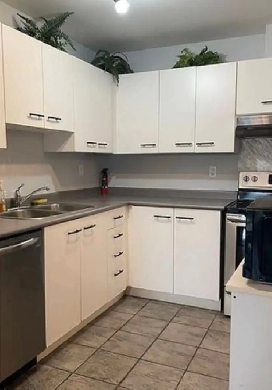 30 Chapman Court | London | 2 Bed 2 Bath | $2,200 Image# 1