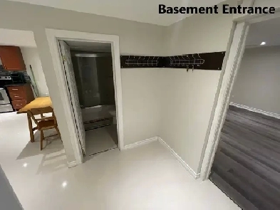 $750 - Room for Rent Scarborough  (Markham & Lawrence) Image# 1