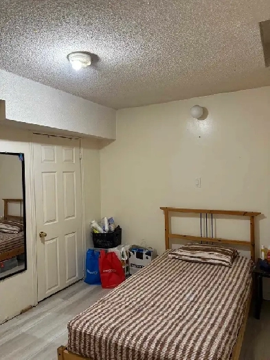 Room for a single Girl in sharing Image# 1