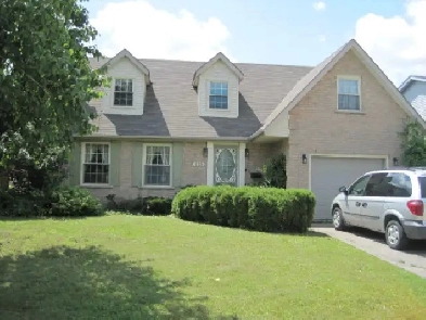 2 rooms in a 4-bedroom is available for UoG students on Aug 30 Image# 5