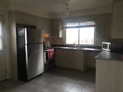 4 1/2 à louer pour le 1er juillet - Métro Sauvé - Ahuntsic Image# 1