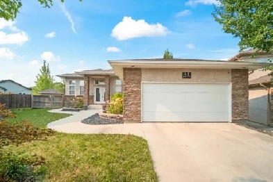 4bdrm 3bth Bungalow on Enormous Pie-Shaped Lot in Amber Trails! Image# 1