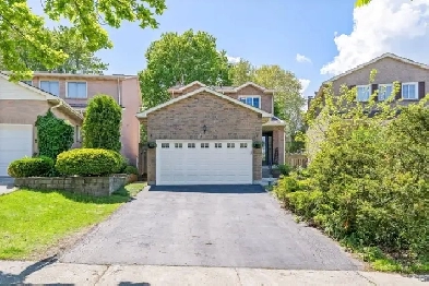 3BR 3WR Detached in Mississauga near Folkway Dr. Image# 1