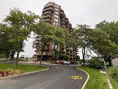 Grand 3 1/2 au goût du jour à vendre Image# 9