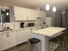 Collingwood 2 Bedroom Upper Unit Beauty Image# 1