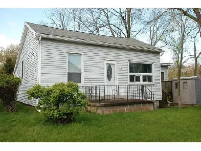 ★★★ LOCATION ★ 2 BR house ★ steps to Dundurn Castle ★ Move July Image# 5