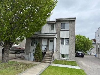 BeauTriplex à St-Thérèse à vendre Image# 10