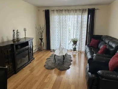 Grand 4 ½ Metro Saint-Michel 2 chambres fermée Image# 1