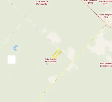 Grand terrain constructible avec plus de 275 érables Image# 8