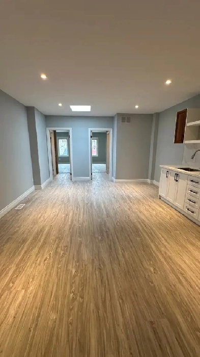 3 beds 3 baths unit in downtown Toronto Image# 1