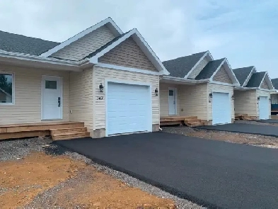 Shediac Townhouse - No Condo Fees - Pave & Landscaping Included Image# 10