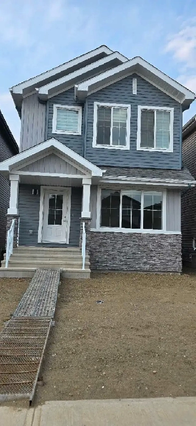 1308 14 Ave NW  Edmonton Image# 2