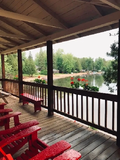 Chalet à louer bord de l’eau ! Septembre libre Image# 1