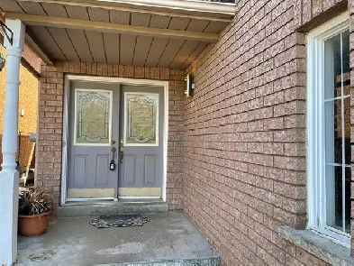 Semi-Detached house for lease in Mississauga Image# 4
