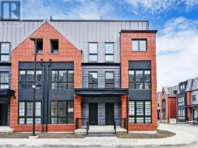 4 bed 3 bath townhouse - Bathurst St. & Centre St Image# 1