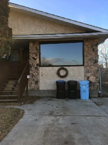 Room for rent in Thickwood, queen size mattress Image# 1