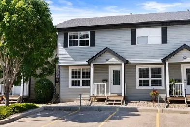#44 - 4500 Child Ave - Stunning Townhouse Located In Lakeridge Image# 1