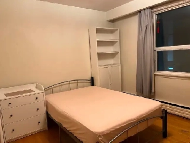 $930 Nice room for rent in Downtown of Toronto . M6J 3C8 Image# 1