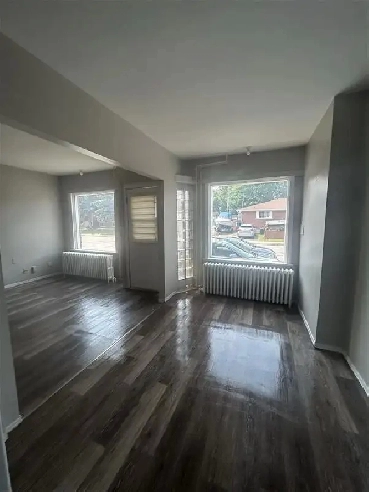 Bright 2-Bedroom Apartment at 458 Clinton Ave – All-Inclusive Image# 8