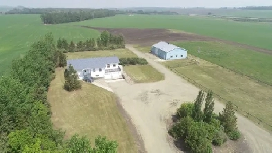 274030 Highway 53 Rural Ponoka County, AB T4J 1R4 Image# 1