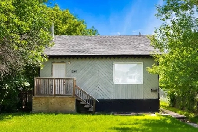 1241 Princess St - Charming Bungalow Nestled In Washington Park Image# 1