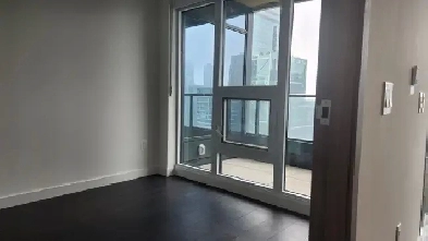 One bedroom condo for rent Downtown Toronto NO PARKING Image# 9
