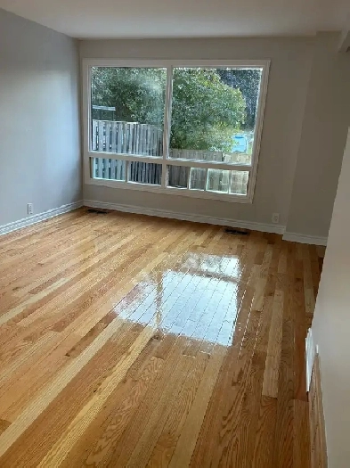 2 Bedroom 1.5 Bathroom Townhouse in Bayshore Image# 3