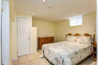 Two Bedroom   Den basement Etobicoke with a separate entrance Image# 1