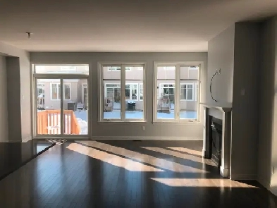 Townhouse in Findley Creek August 1 Image# 4
